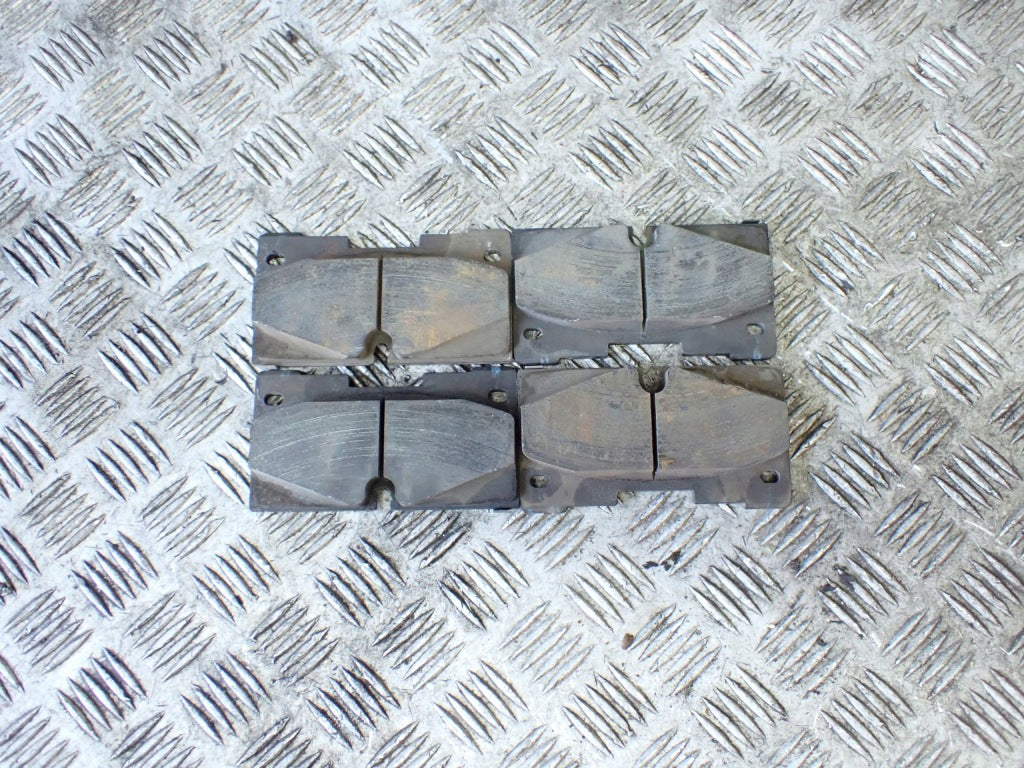Front Brake Pads Chevrolet Silverado Suburban Yukon Escalada 2019-