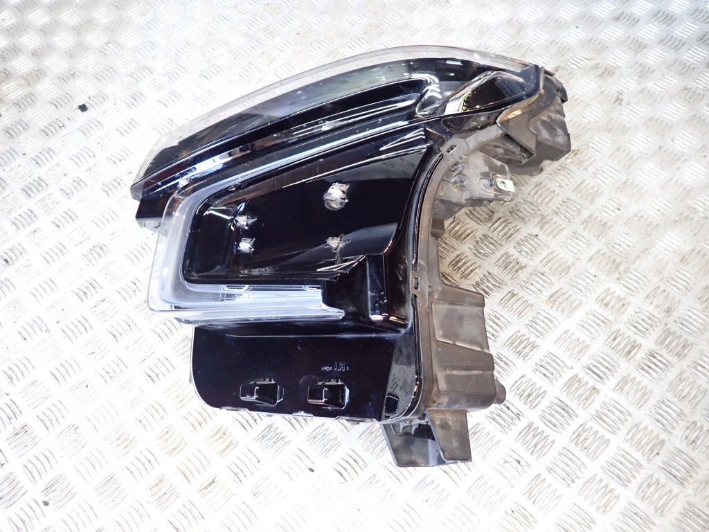 Lampa Przednia Lewa Reflektor Lewy Chevrolet Suburban Tahoe 2021-