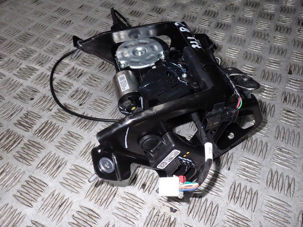 Zamek Siłownik Mechanizm Zamykania Tylnej Klapy Chevrolet Corvette C8 2020-