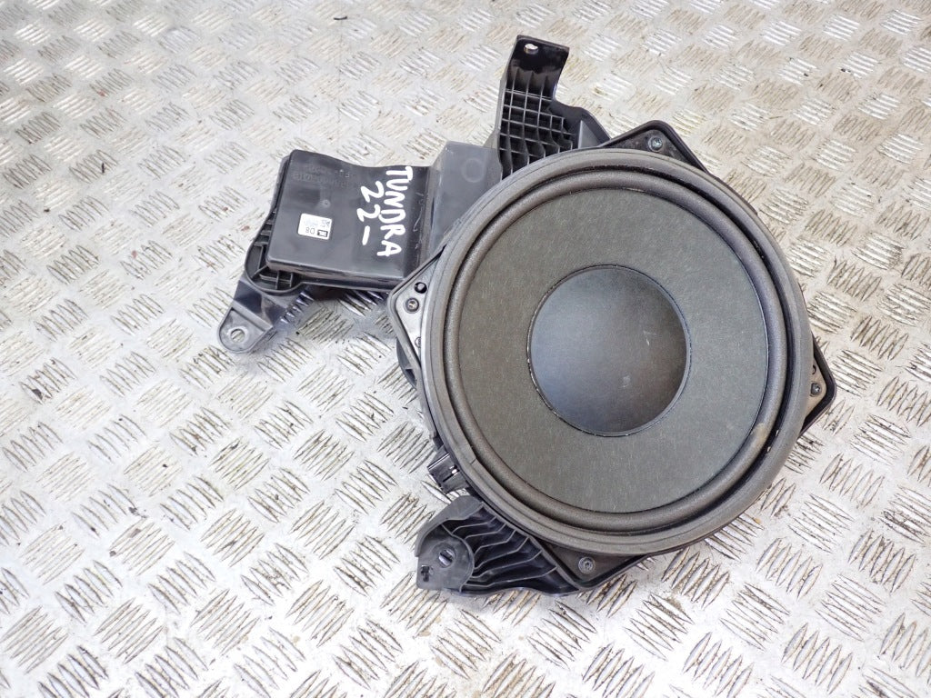 Subwoofer Głośnik Basowy JBL Toyota Tundra 2022-
