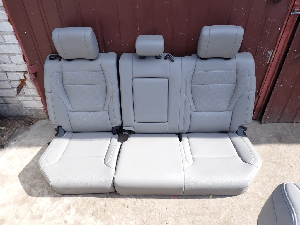 Tapicerka Fotele Kanapa Boczki Kpl Toyota Tundra Crew Cab Limited 2022-