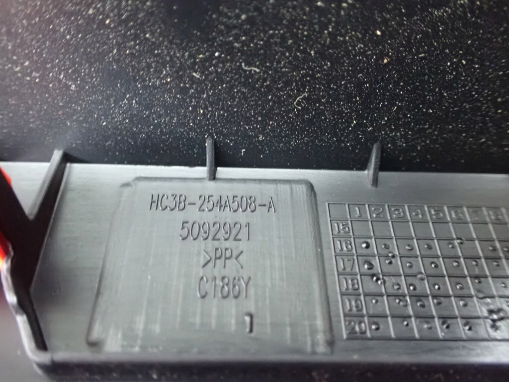 Schowek deski pasażera do Ford F250 F350 Super Duty 2021, część samochodowa marki Autolandparts, widok z zewnątrz i wnętrza