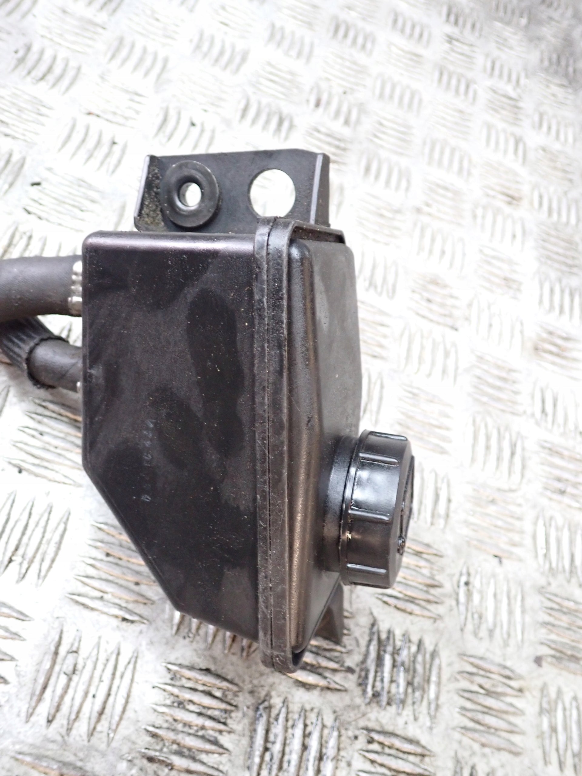 Zbiornik Zbiorniczek Płynu Wspomagania Maserati Quattroporte Ghibli 2015