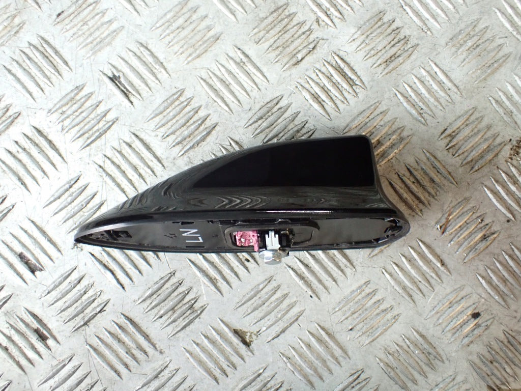 Antena Dachowa Rekinek GPS Toyota Tundra 2022-