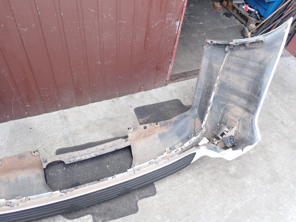 Zderzak Tył Tylny Kpl Czujniki PDC Chevrolet Suburban Tahoe Z71 Yukon 2021-