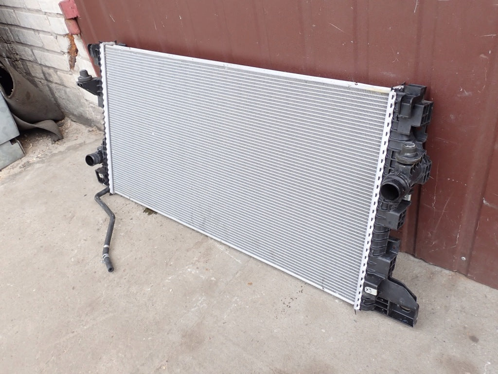 Chłodnica Wody Ford F150 5.0 3.5 Hybrid Raptor 2021-