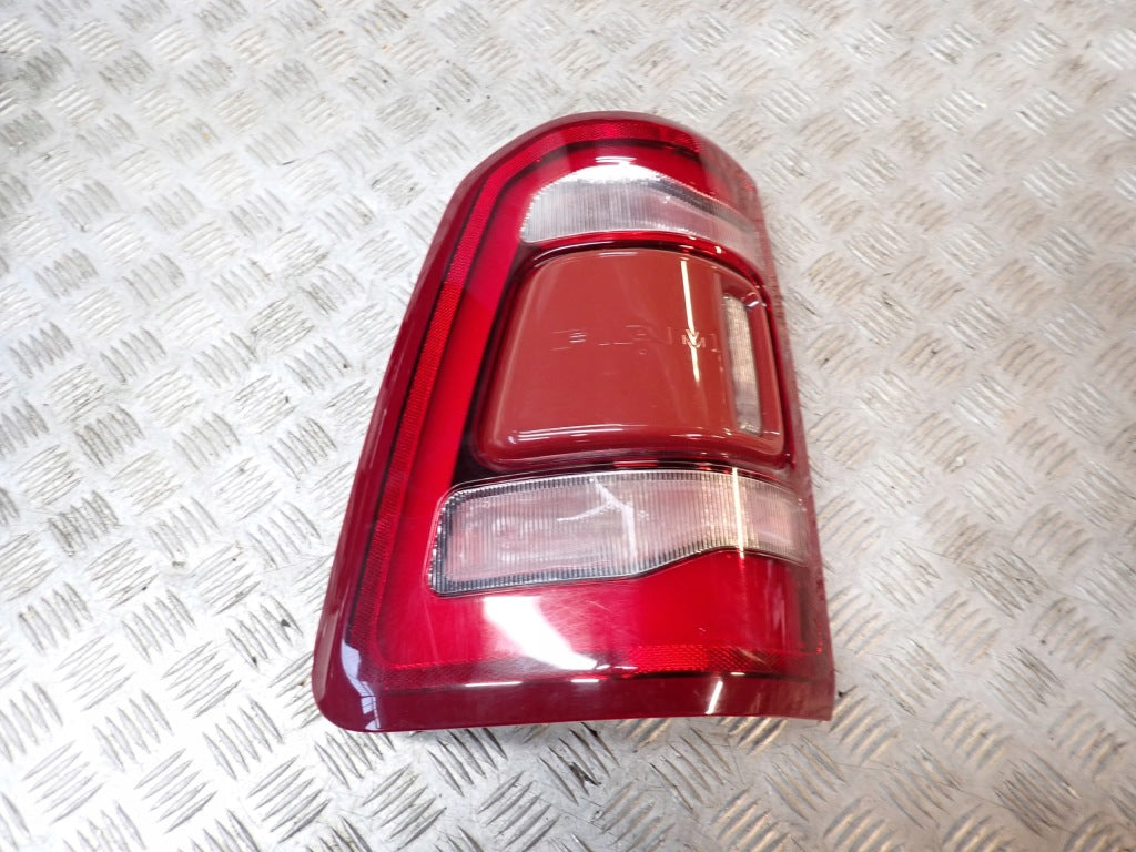 Lampa Lewa Tylna Blind Spot LED Dodge Ram V 19-