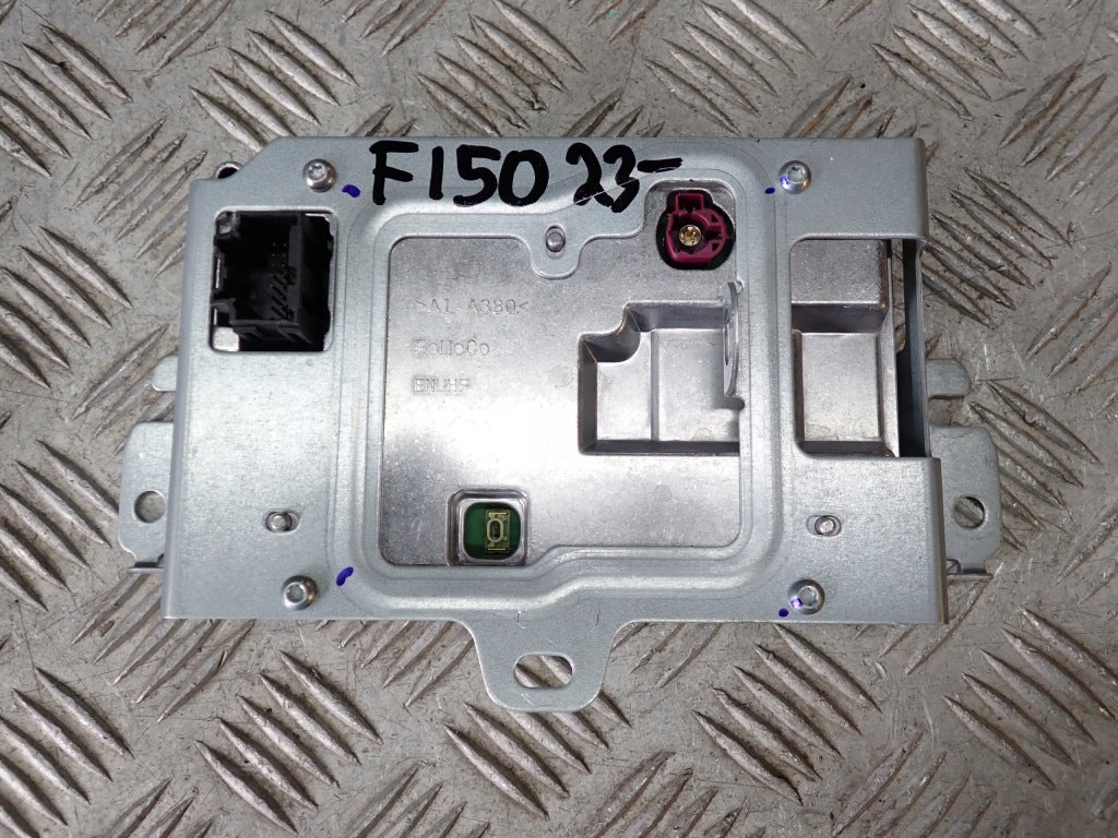Moduł sterownika licznika zegarów Ford F150 2024 Lifting, część marki Autolandparts na zdjęciu