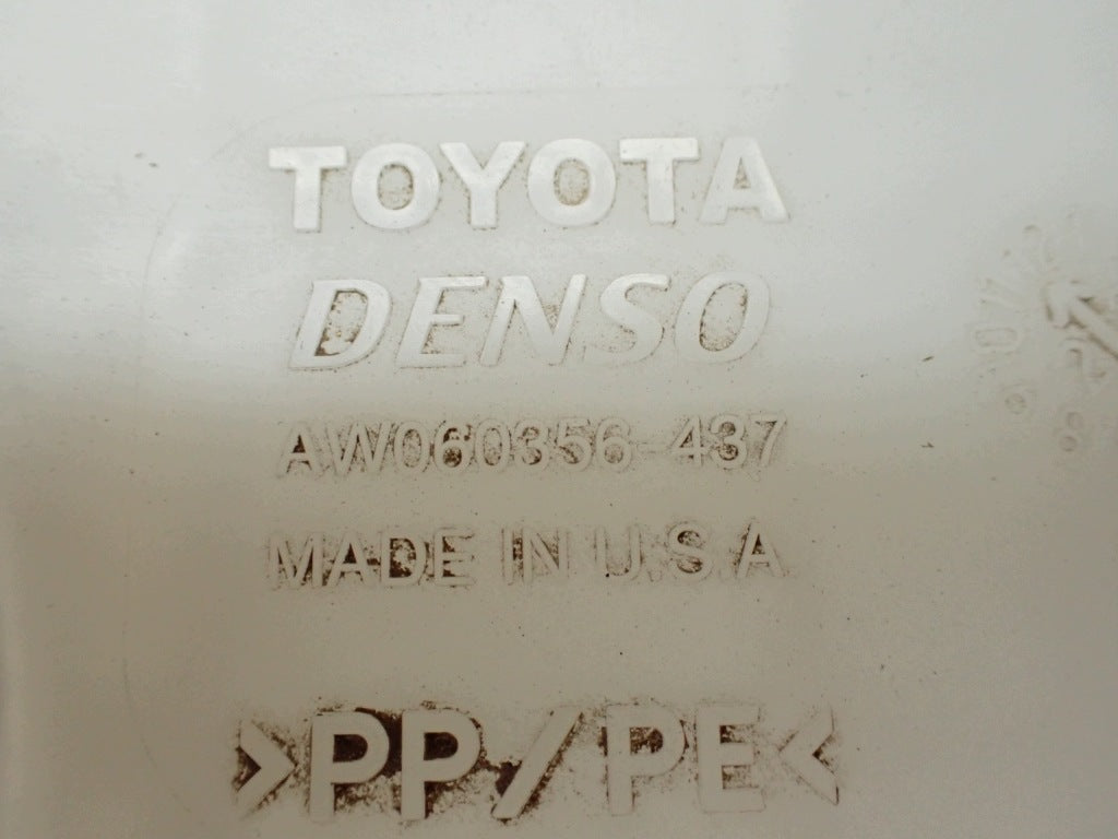Zbiorniczek Zbiornik Płynu Spryskiwaczy Toyota Tundra Sequoia 2023