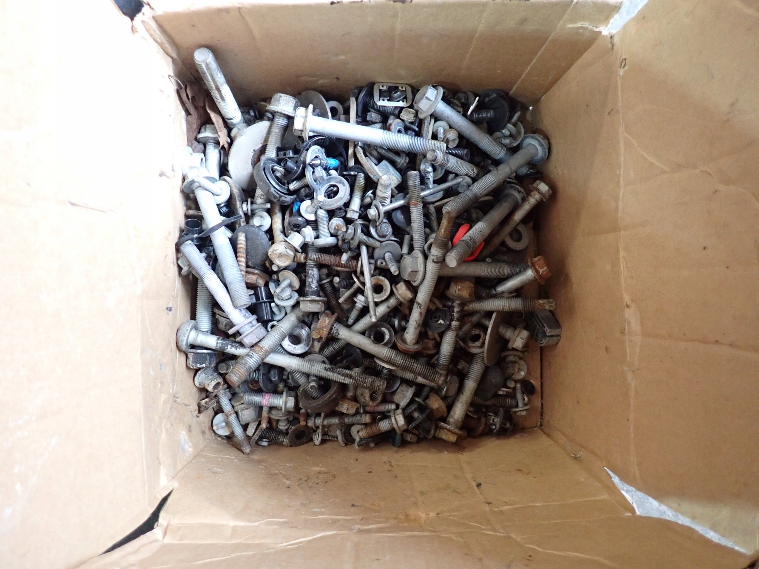 Śruby Nakrętki Podkładki Chevrolet Silverado GMC Sierra 2019-