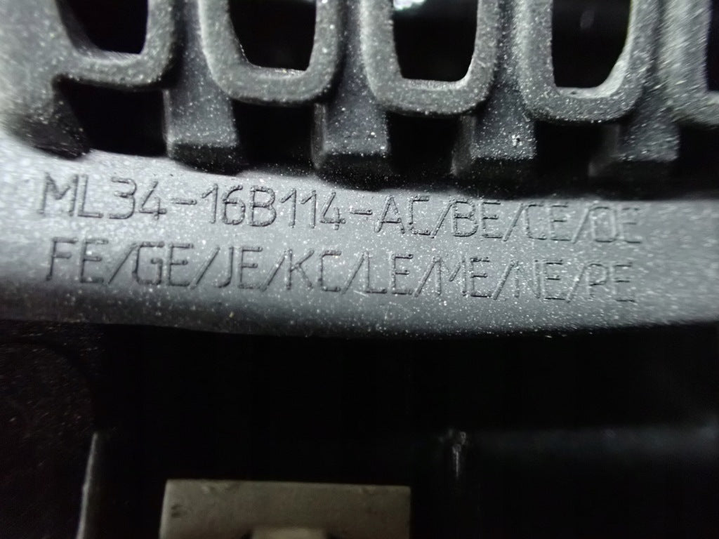 Emblemat błotnika prawego przedniego do Ford F150 XLT 2021- Autolandparts, widok z przodu i z boku na samochodzie