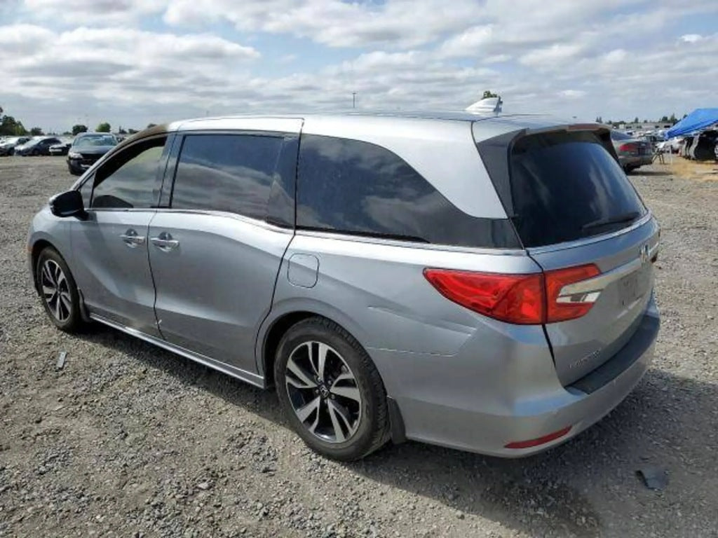 Słupek Środkowy z Progiem Lewy Honda Odyssey 2018