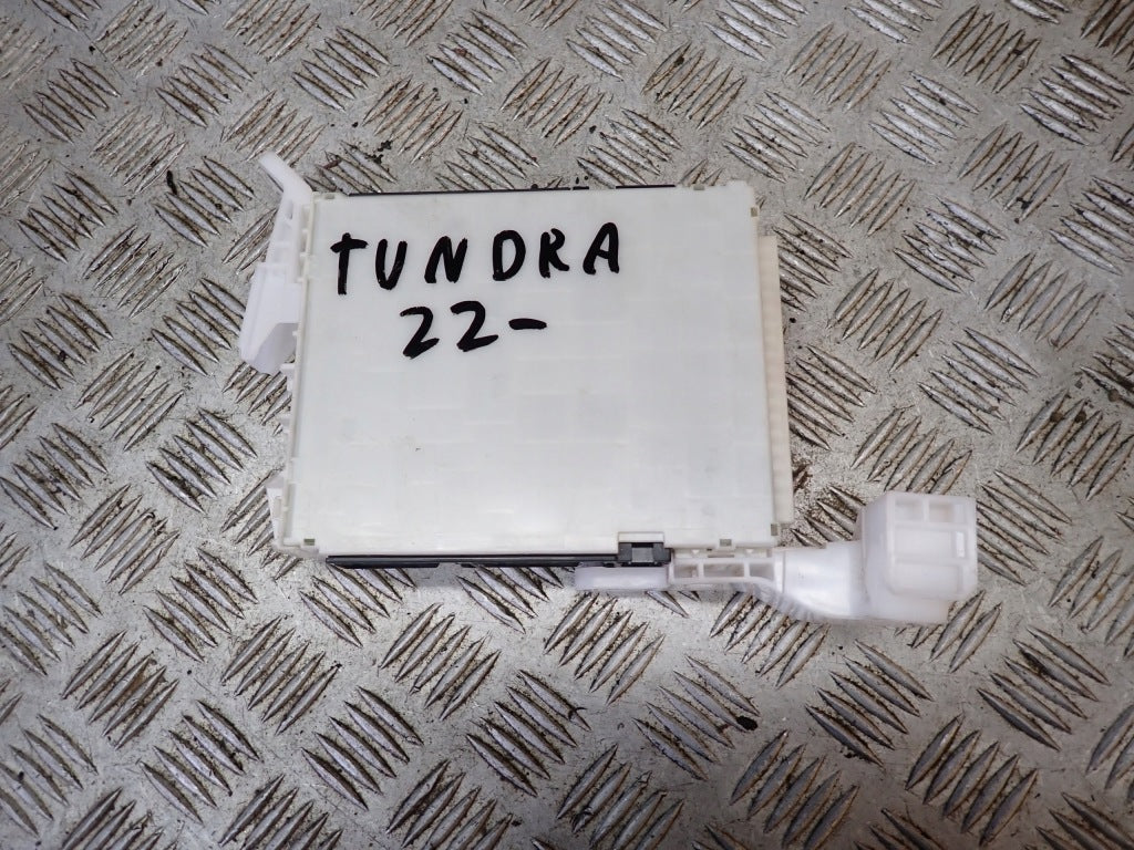 Skrzynka Bezpieczników Bezpieczniki Moduł Toyota Tundra 3.4 3.5 2022-