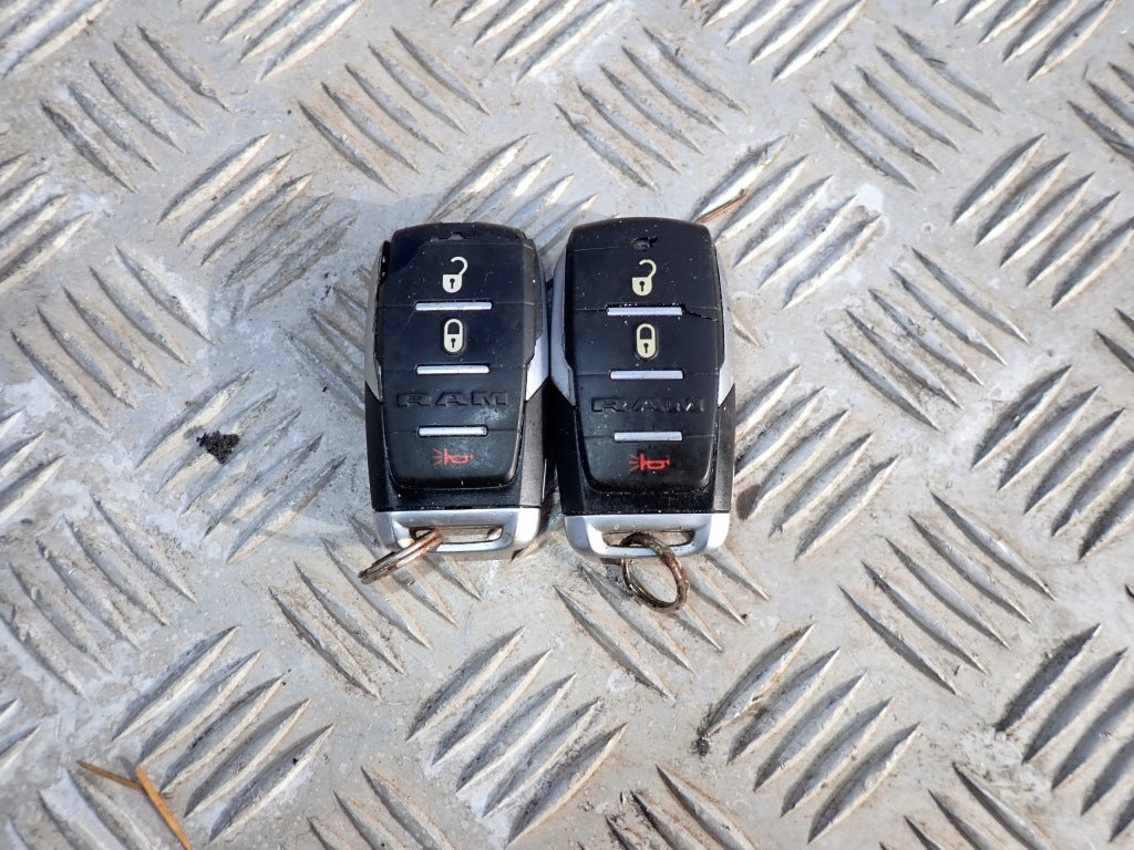Remote Key 3 Buttons Dodge RAM V 2019-