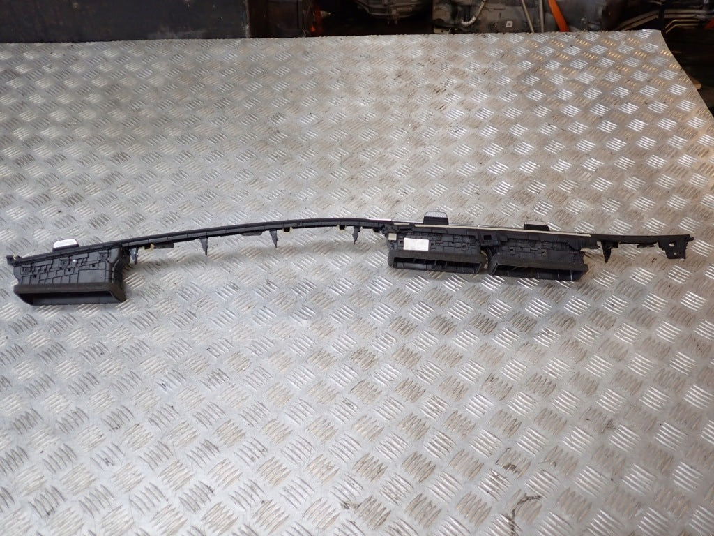 Grille Grilles Center Center Panels Kia Carnival LX KA4 2020-
