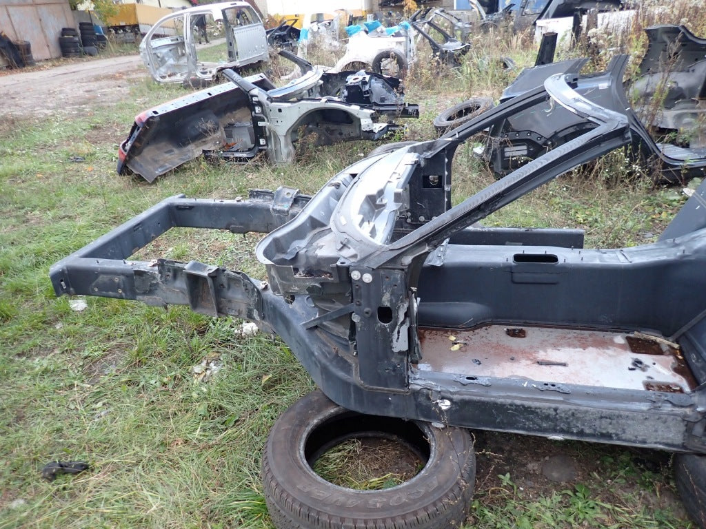 Rama Wzmocnienie Przednie Ćwiartki Belka Podłużnice Przód Corvette C5