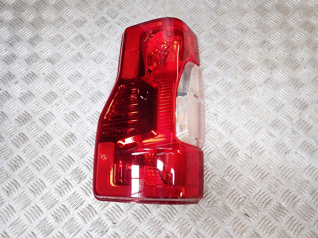 Right Rear Tail Light Ford F250 XLT 6.2 4x4 P558 2021- LIFTING