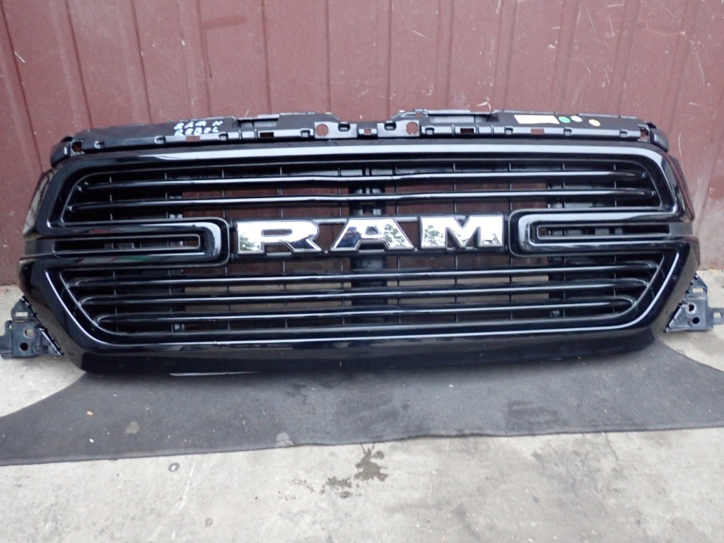 Atrapa Grill Przedni Czarny Dodge RAM V Laramie 2019-