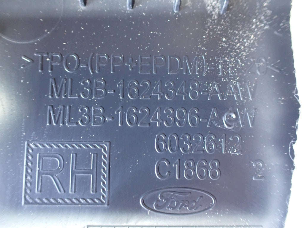 Osłona słupka środkowego prawa i lewa do Ford F150 2021, część auta marki Autolandparts, widoczny przód pojazdu