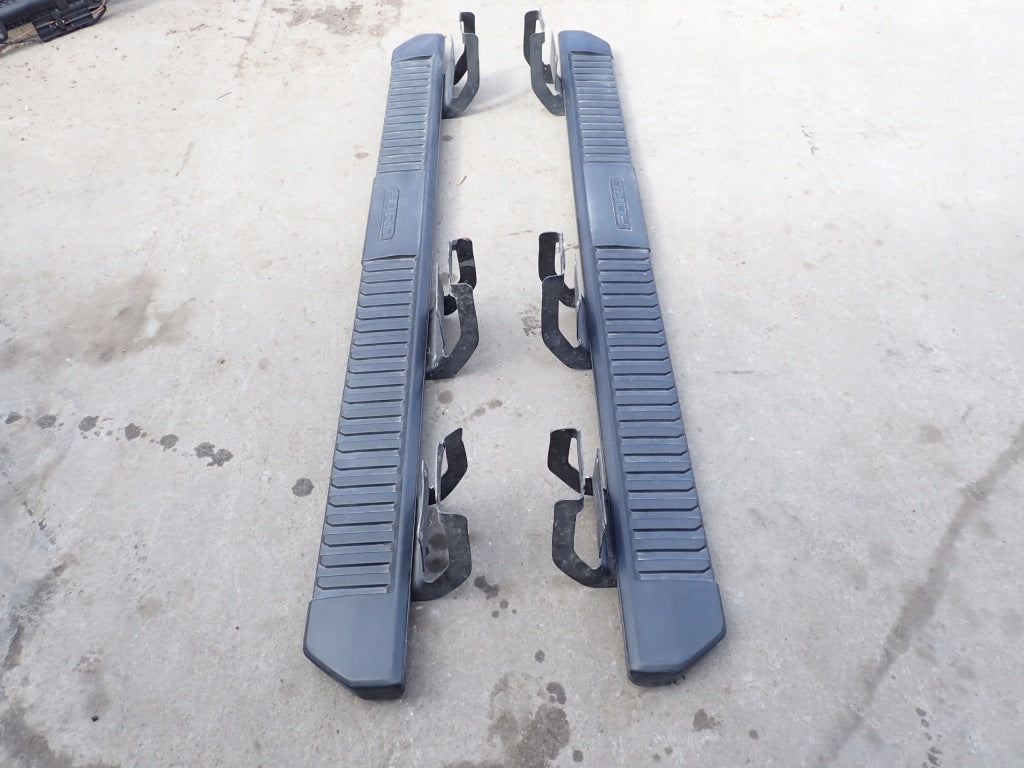 Stopnie progi do Ford F350 F250 6.2 4x4 HD 2017 od Autolandparts, stalowe elementy wejściowe pojazdu.
