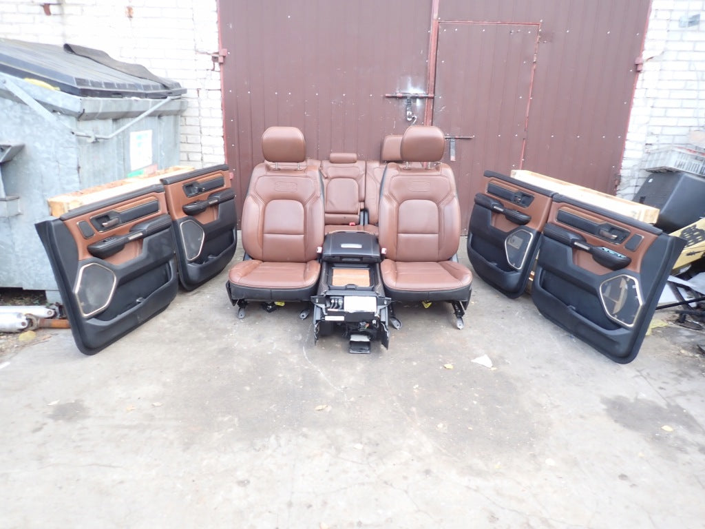 Tapicerka Fotele Kanapa Boczki Podłokietnik KPL Dodge RAM Longhorn V 19-