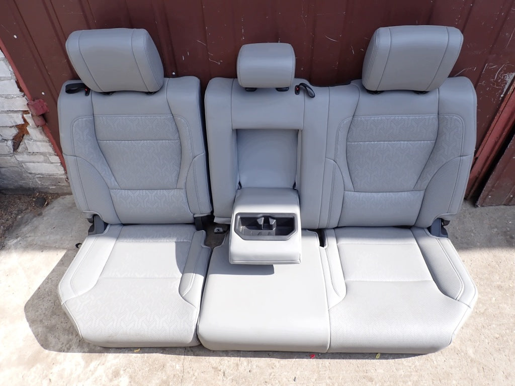 Tapicerka Fotele Kanapa Boczki Kpl Toyota Tundra Crew Cab Limited 2022-