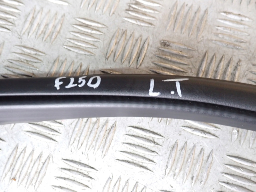 Uszczelka karoserii do Ford F350 F250 6.2 4x4 2021, część samochodowa marki Autolandparts, widoczna na zdjęciu.
