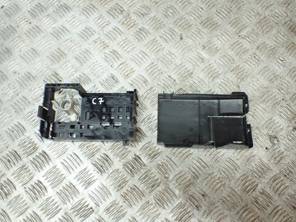 Positive Terminal Fuses Chevrolet Corvette C7 2014-