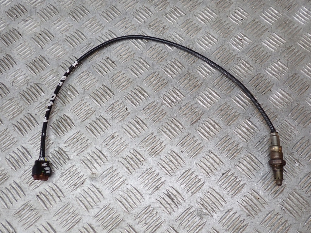 Sonda lambda Ford F150 3.5 Hybrid Powerboost 2025 Autolandparts, widok na element czujnika emisji spalin.