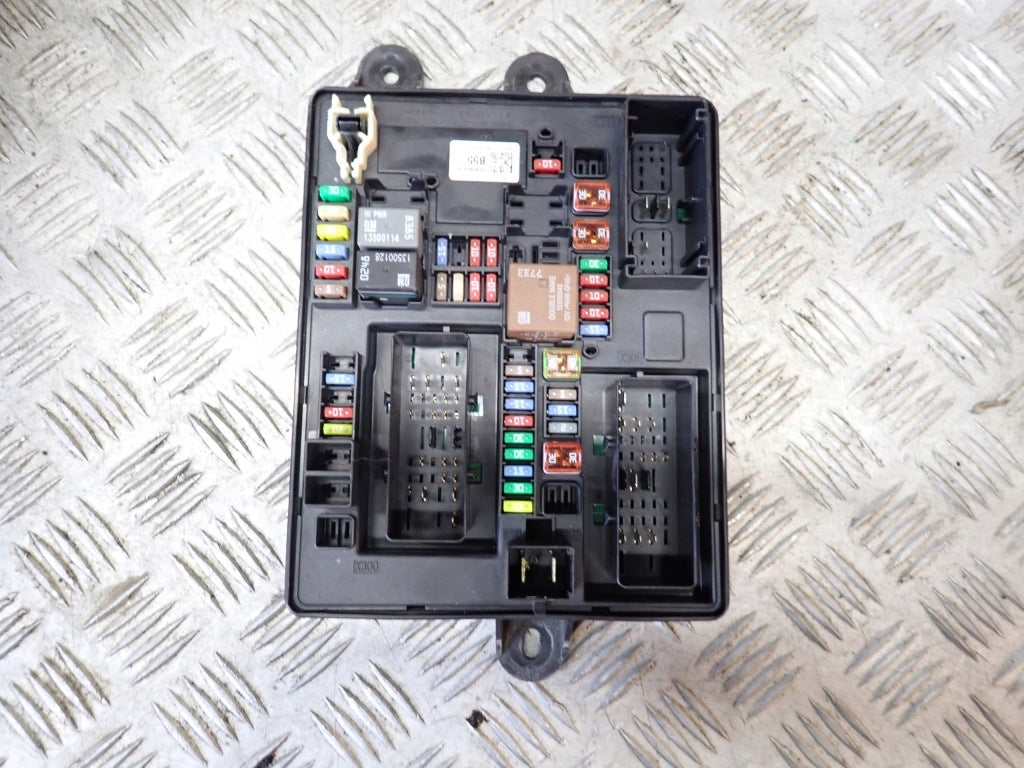 Comfort Module BSI Fuses Chevrolet Corvette C7 2014-