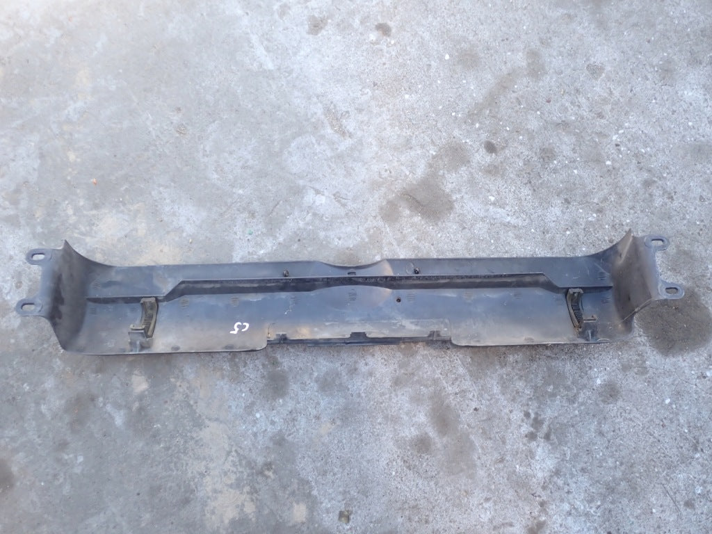 Upper Radiator Fan Cover Chevrolet Corvette C5