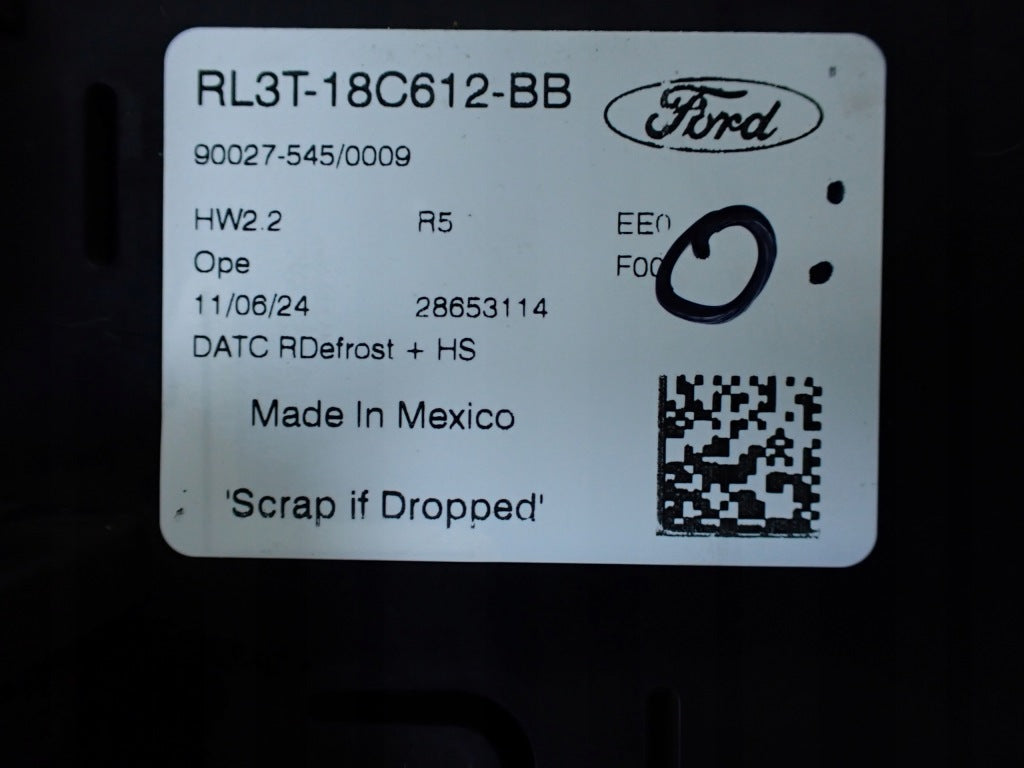 Panel nawiewu klimatyzacji Ford F150 3.5 XLT 2025, część oryginalna Autolandparts, widoczny element deski rozdzielczej