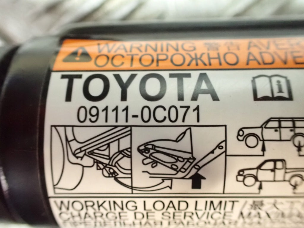 Lewarek Podnośnik Klucz do zmiany Kół Kpl. Toyota Tundra 2022-