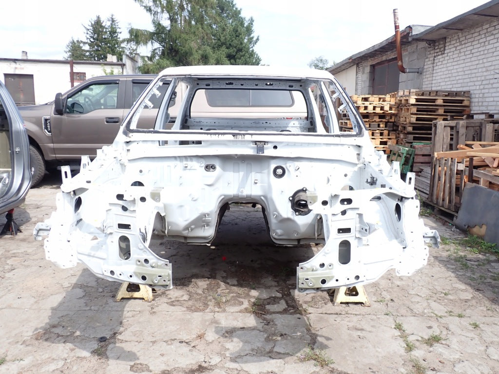 Cwiartka Lewa Przednia Słupek Fartuch Okular Lewy Toyota Tundra 2022-