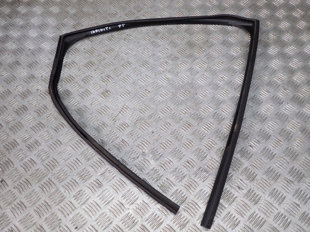 Uszczelka Prawy Tył Drzwi Prawa Tylna Infiniti QX60 L51 22-