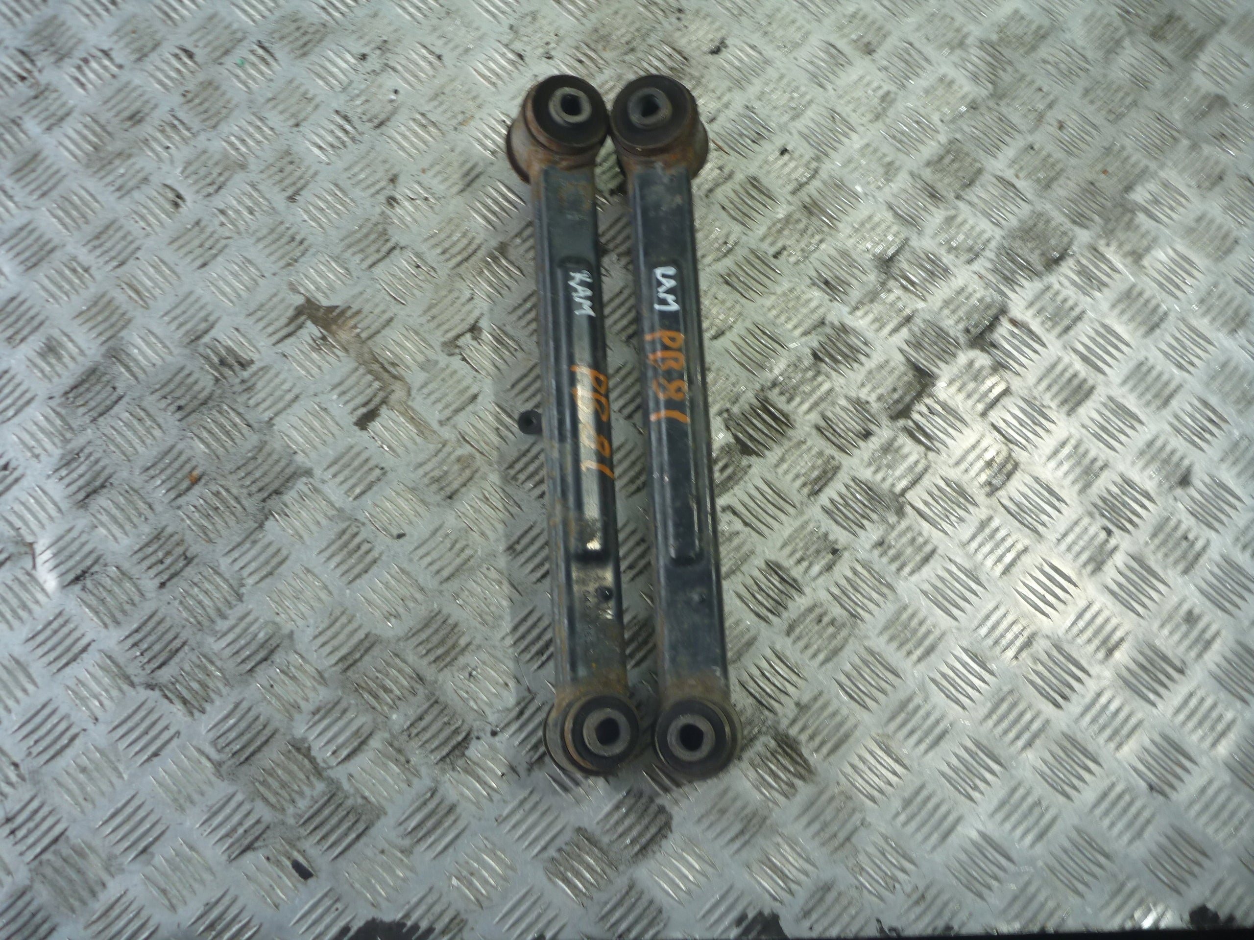 Wahacz Tył Krótki Dodge Ram 13-