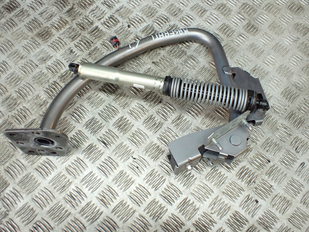 Tailgate Hinges Pair Maserati Quattroporte 2015