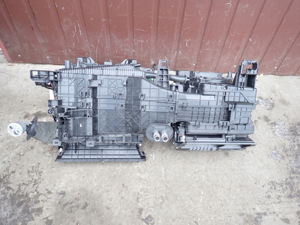 Nagrzewnica Powietrza Kpl. Toyota Tundra 2022-