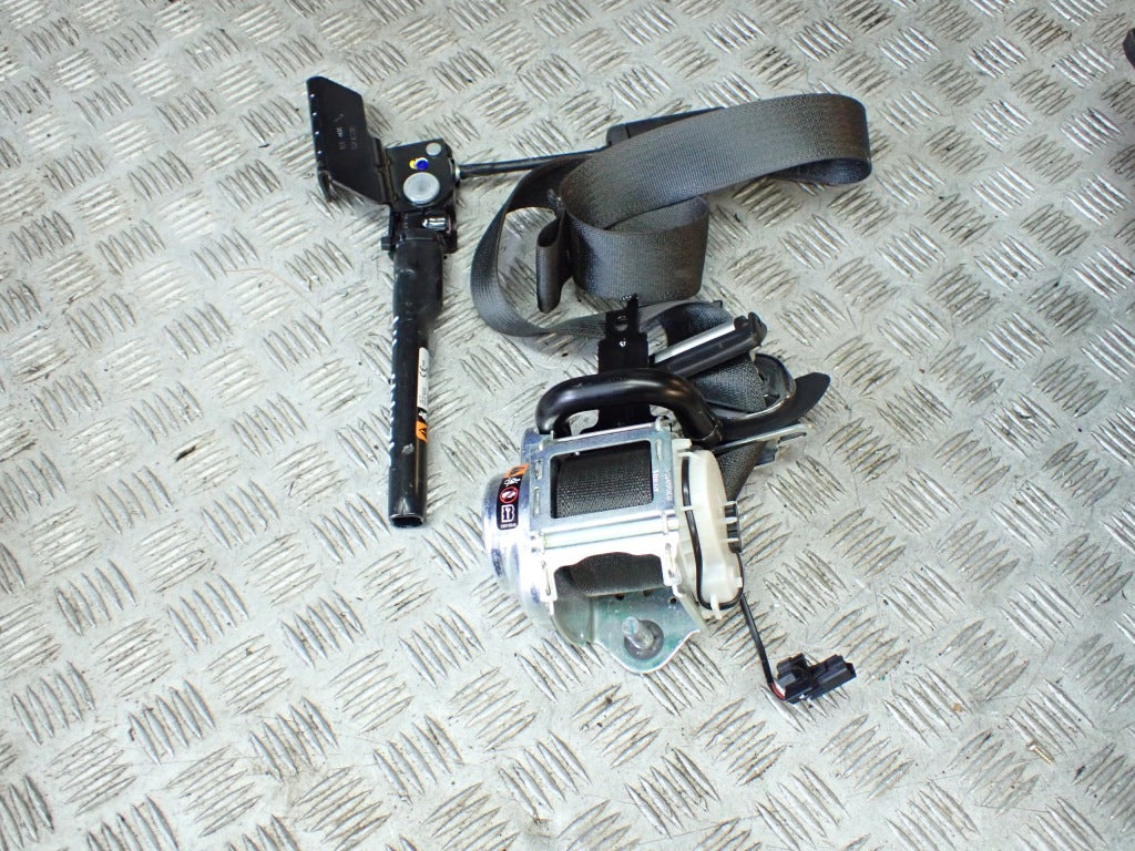Pas Napinacz Przedni Kpl. Dopinacz Prawy Chevrolet Silverado GMC Sierra 19-