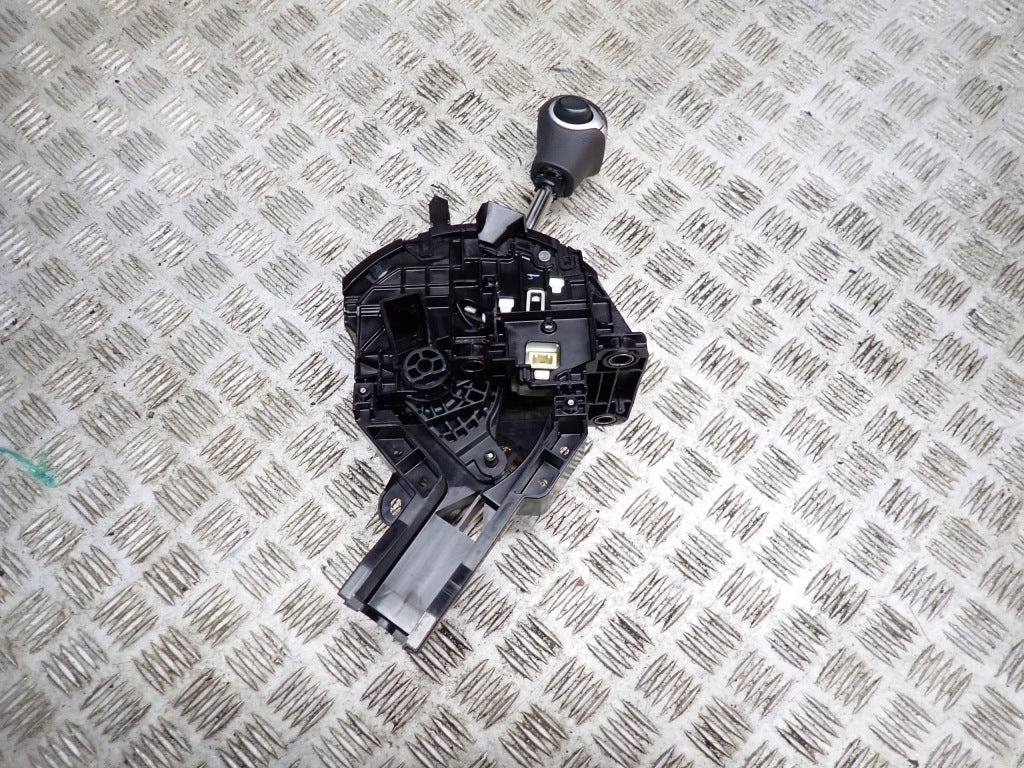 Gear Selector Lever Knob Toyota Sienna XL40 2021