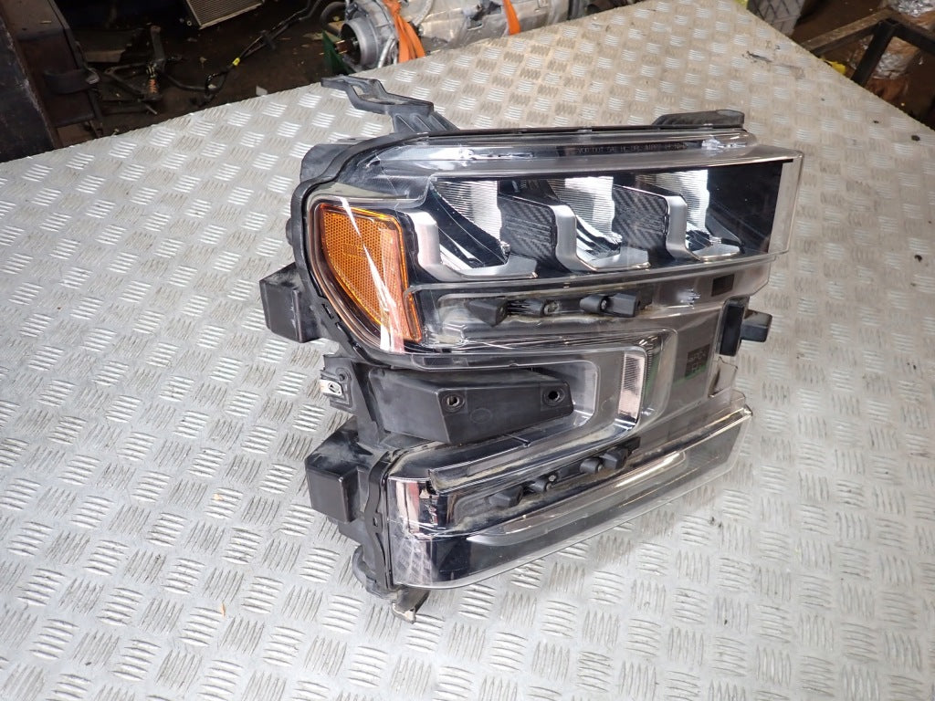 Lampa Prawa Przednia Przód Kpl Full LED Reflektor Chevrolet Silverado 2019-