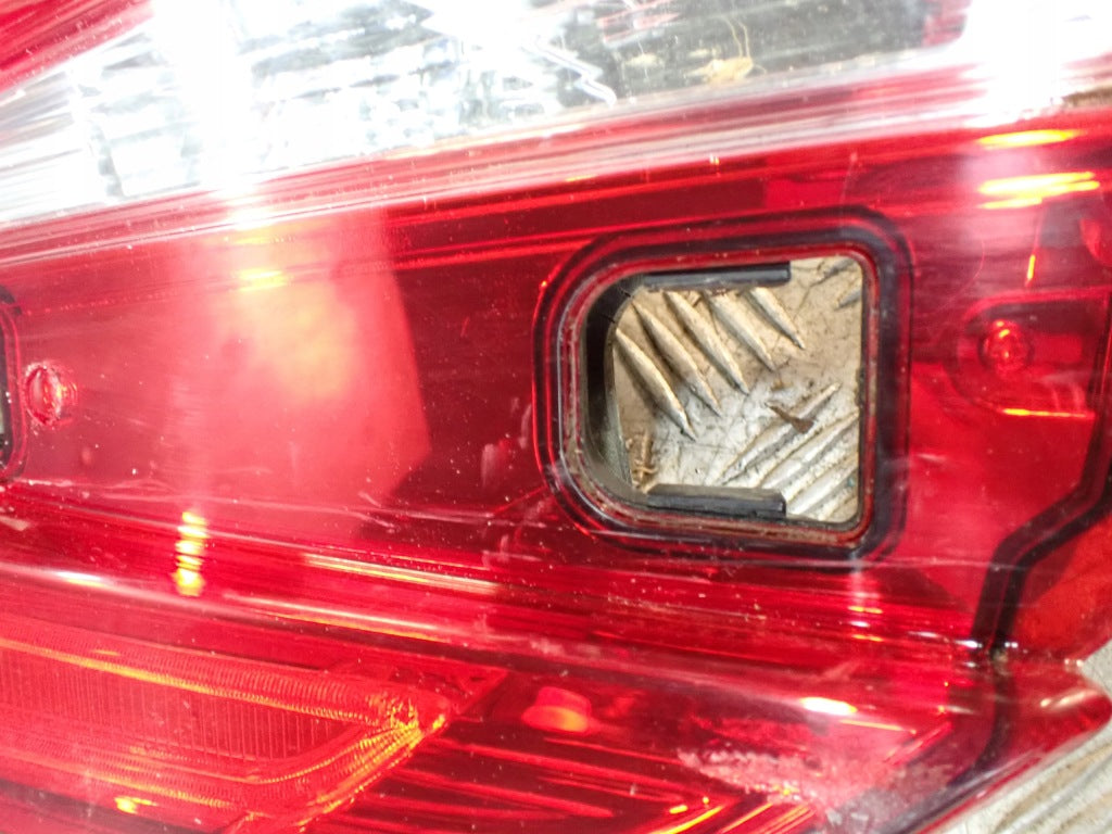 Lampa Prawa Tylna w Klapę Klapy Tylnej Lewy Honda Odyssey 2020