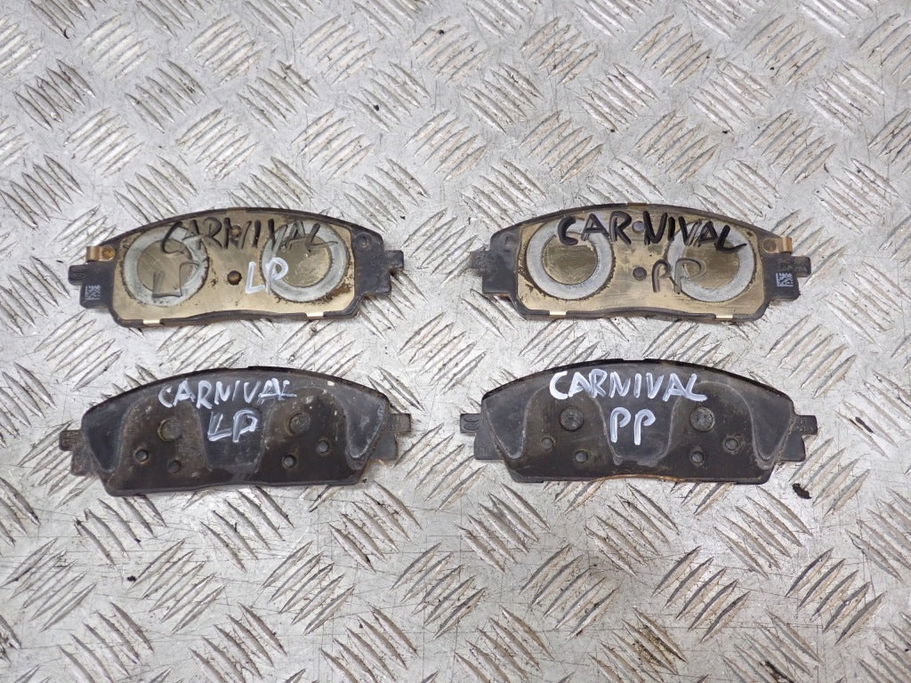 Front Brake Pads Set Kia Carnival LX KA4 3.5 2020-