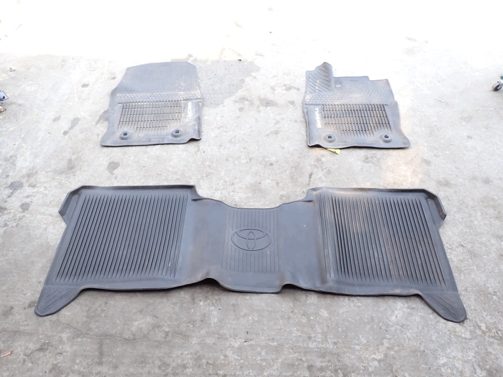 Dywaniki Gumowe Kpl. Toyota Tundra Crew Cab 3.4 3.5 2022-