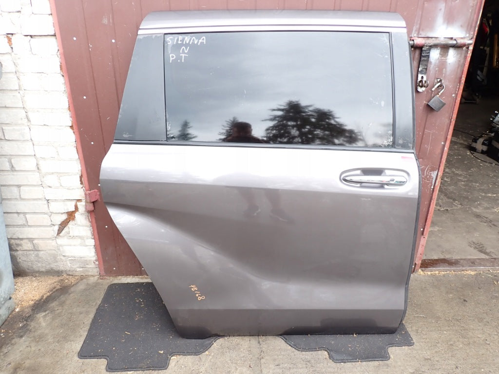 Drzwi Prawe Tylne Tył Kompletne Toyota Sienna Hybrid XL40 2021