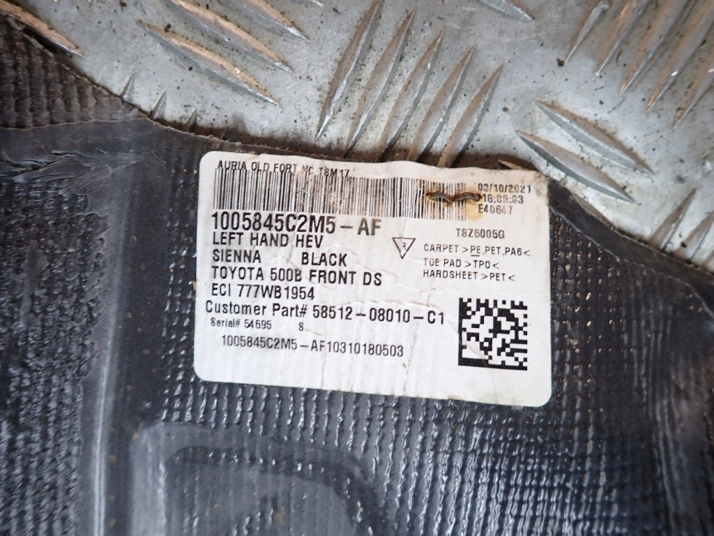 Dywan Wykładzina Kierowcy Lewa Toyota Sienna XL40 2021