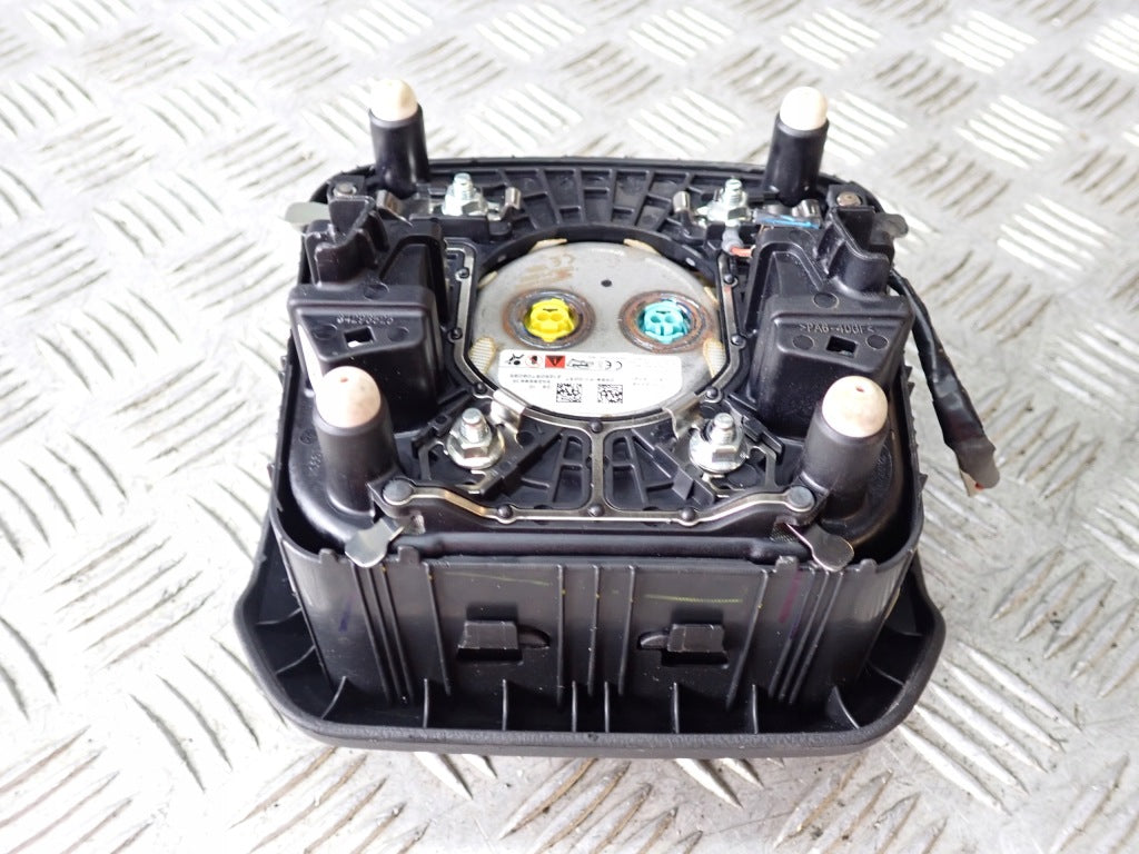 Poduszka powietrzna kierowcy Airbag do Ford F150 2021- marki Autolandparts, widoczna w pełni na zdjęciu.