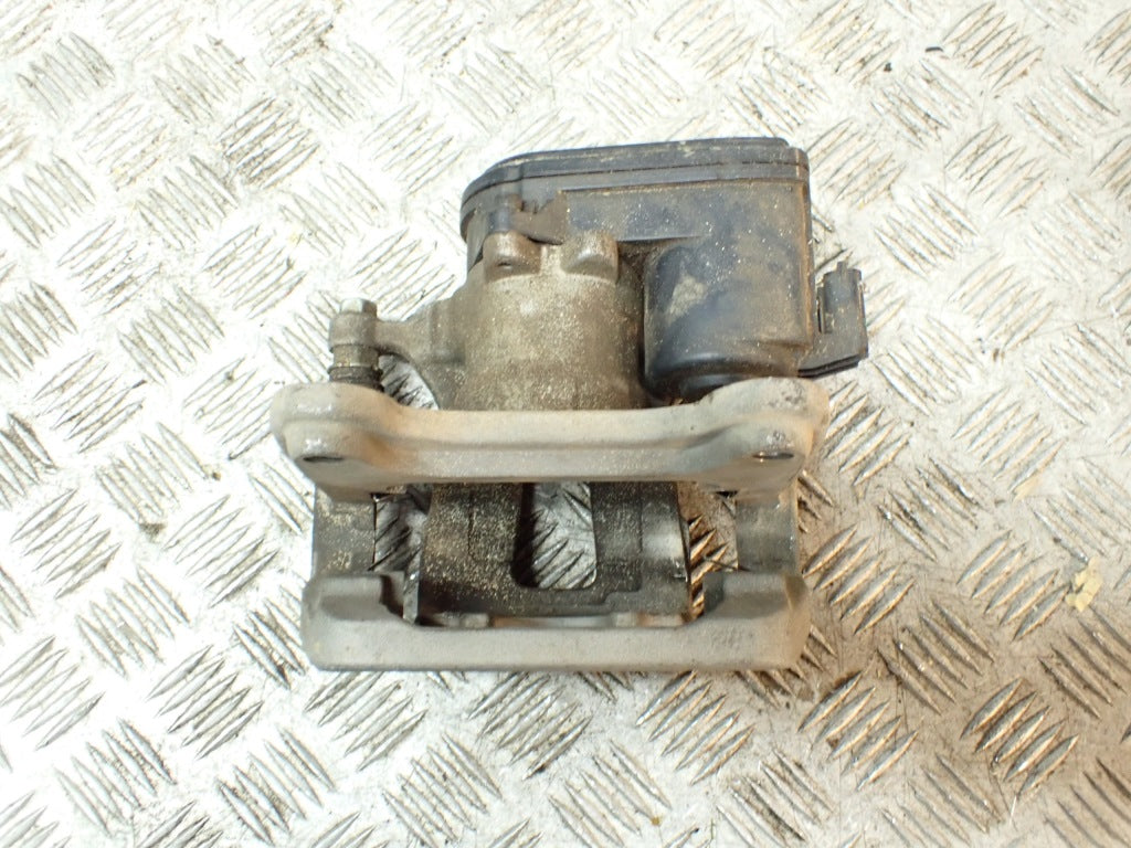 Zacisk Tylny Elek. Chevrolet Suburban Tahoe Cadillac Escalade GMC Yukon 21-