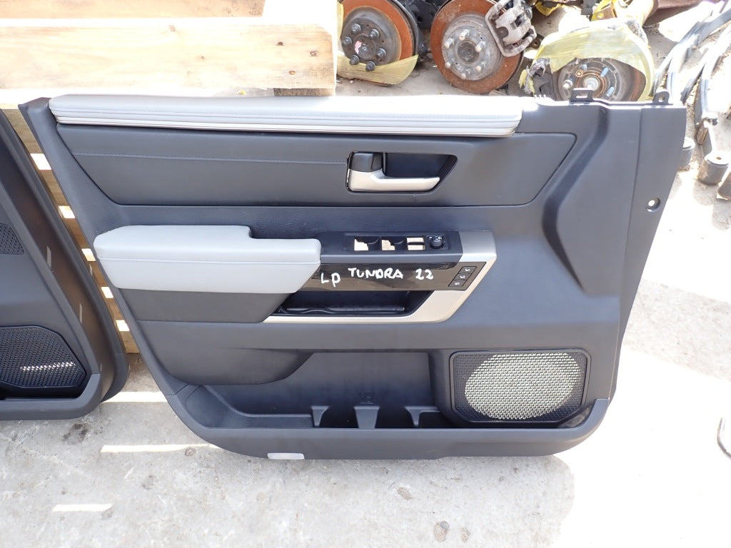 Tapicerka Fotele Kanapa Boczki Kpl Toyota Tundra Crew Cab Limited 2022-