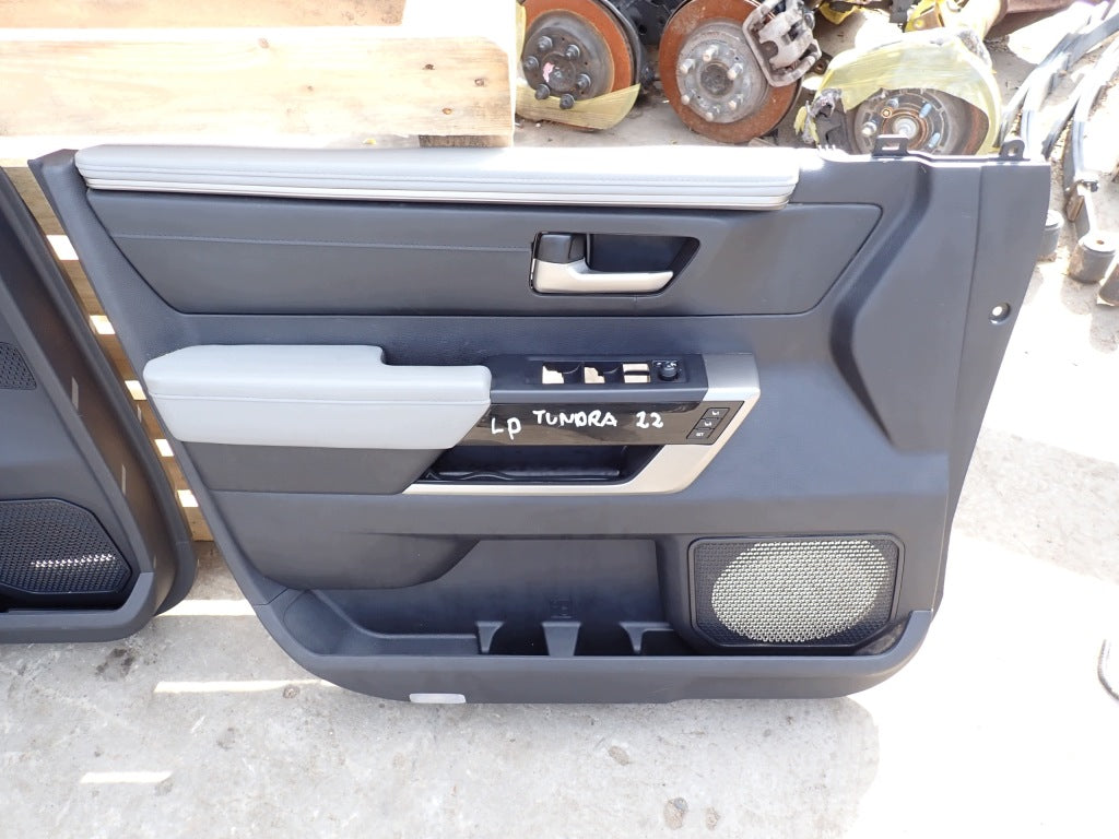 Tapicerka Fotele Kanapa Boczki Kpl Toyota Tundra Crew Cab Limited 2022-